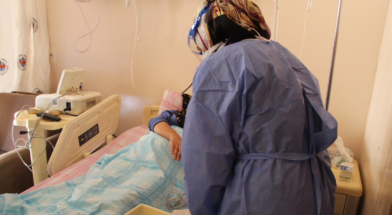 Korona virüse yakalanan hamile kadından aşı çağrısı